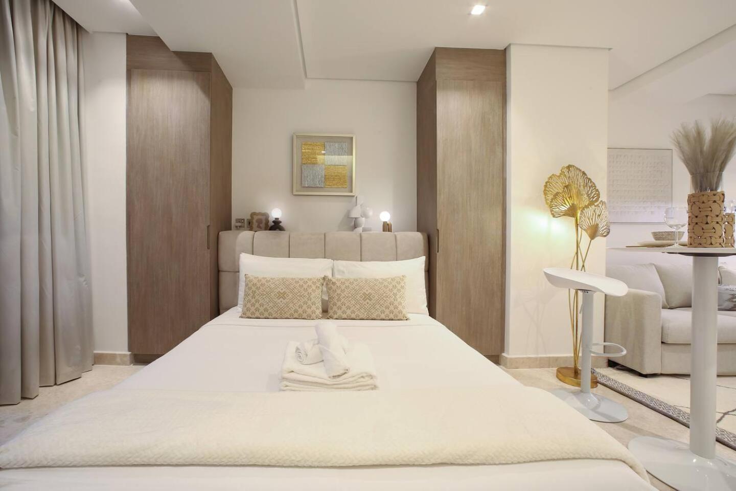 Апартаменти Glamorous Studio! Walk To Burj Khalifasleep 3! *