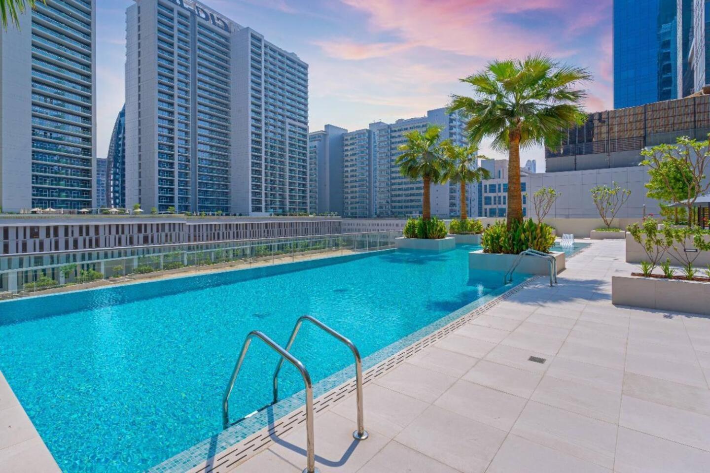 Glamorous Studio! Walk To Burj Khalifasleep 3! Апартаменти *
