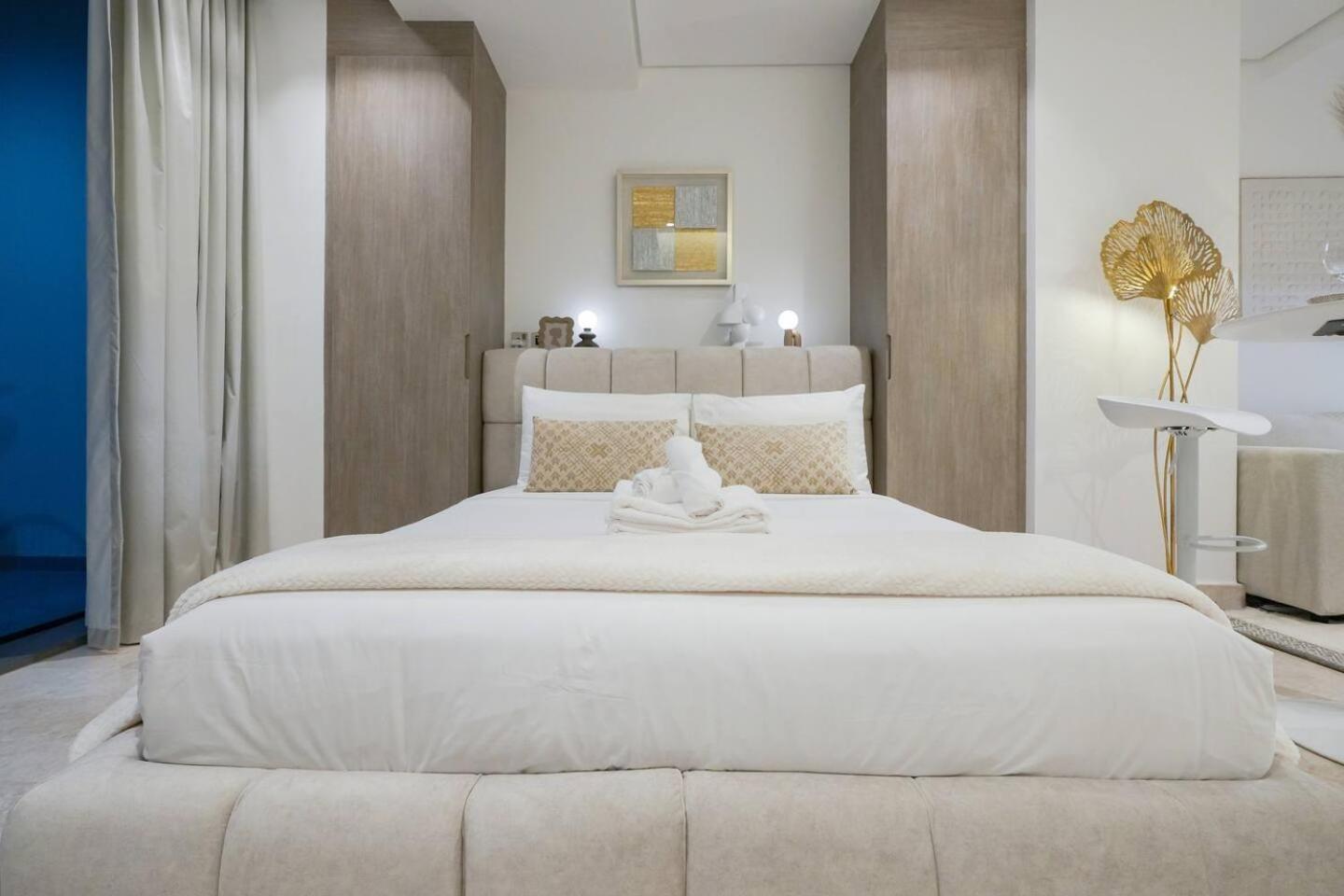 Glamorous Studio! Walk To Burj Khalifasleep 3! Апартаменти